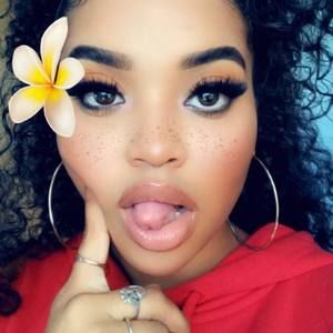 Meet your Posher, Corie lee